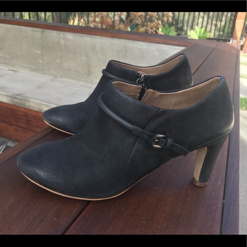 Ecco Matte Leather Ankle Booties In Black